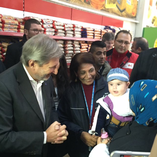 JHahnEU's tweet photo. Visit to the supermarket in #refuggee camp #Kahramanmaras where #refugees can buy food with EU-funded E-food card. https://t.co/4SwXMoDgKe