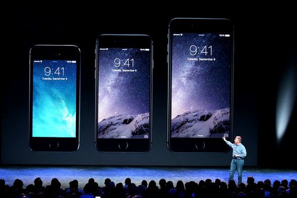 Naveen_Gupta11's tweet photo. Do You Notice That iPhones In All Apple Ads Display The Time 9:41AM, why? @ https://t.co/IrAcmxDdxU https://t.co/lCUNVXLZnN