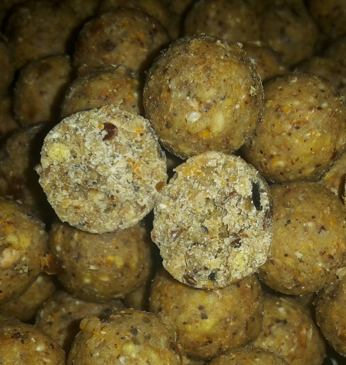 northernnev's tweet photo. Another new bait available this year.  Big bird food. A quality cereal and seed mix. No semolina or maize 👌 https://t.co/71OSkX3kqs