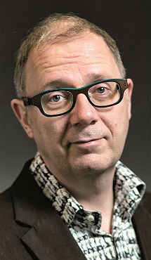 Toekomt's tweet photo. "We associëren pensioen met dood en onzekerheid, dus rennen we weg". Interview #VictorLamme: https://t.co/bNfi8pHVUj https://t.co/AxJpAVBRU1