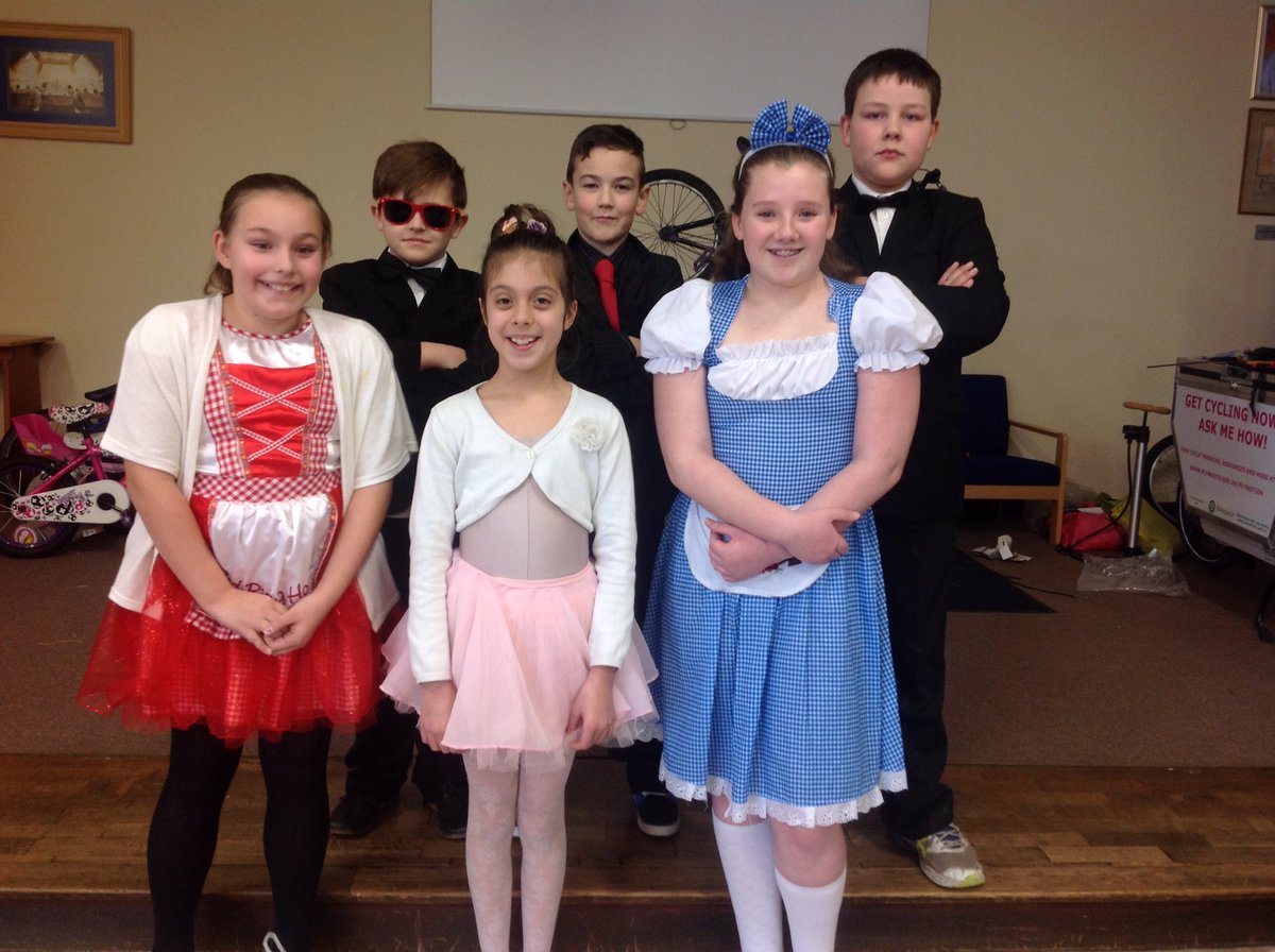 EngStPetersRC's tweet photo. World Book Day! #enjoyment #passion #raisingstandards #worldbookday #bookreviews https://t.co/oXyVyP484N
