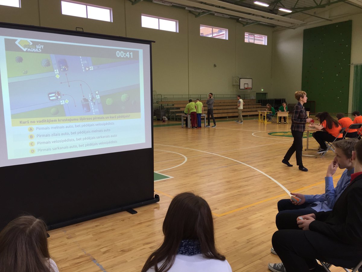 Šodien <a href="/balozuskola/">Baložu vidusskola</a> norisinās <a href="/CSDD_LV/">CSDD</a> konkursa "Gribu būt mobils" fināls, veiksmi visiem dalībniekiem!