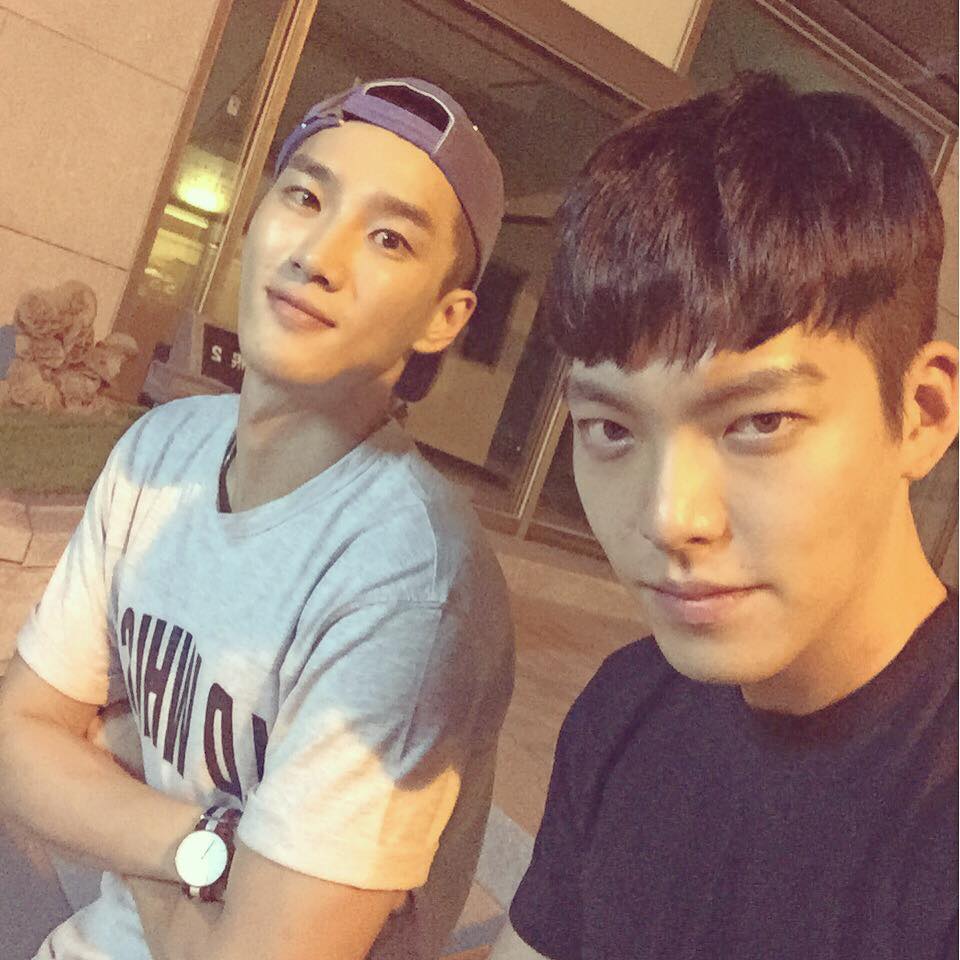 อันโบฮยอน เพื่อนนายแบบของอูบินในเรื่อง Descendants of the Sun เท่มาก  😁
