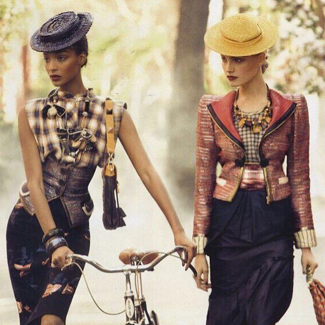 TryWearEasy's tweet photo. #PFW is halfway through!!! ❤️❤️❤️ Loving this Vogue February 2009 image from the archives by the legendary #StevenM… https://t.co/4OtxyZaLQV