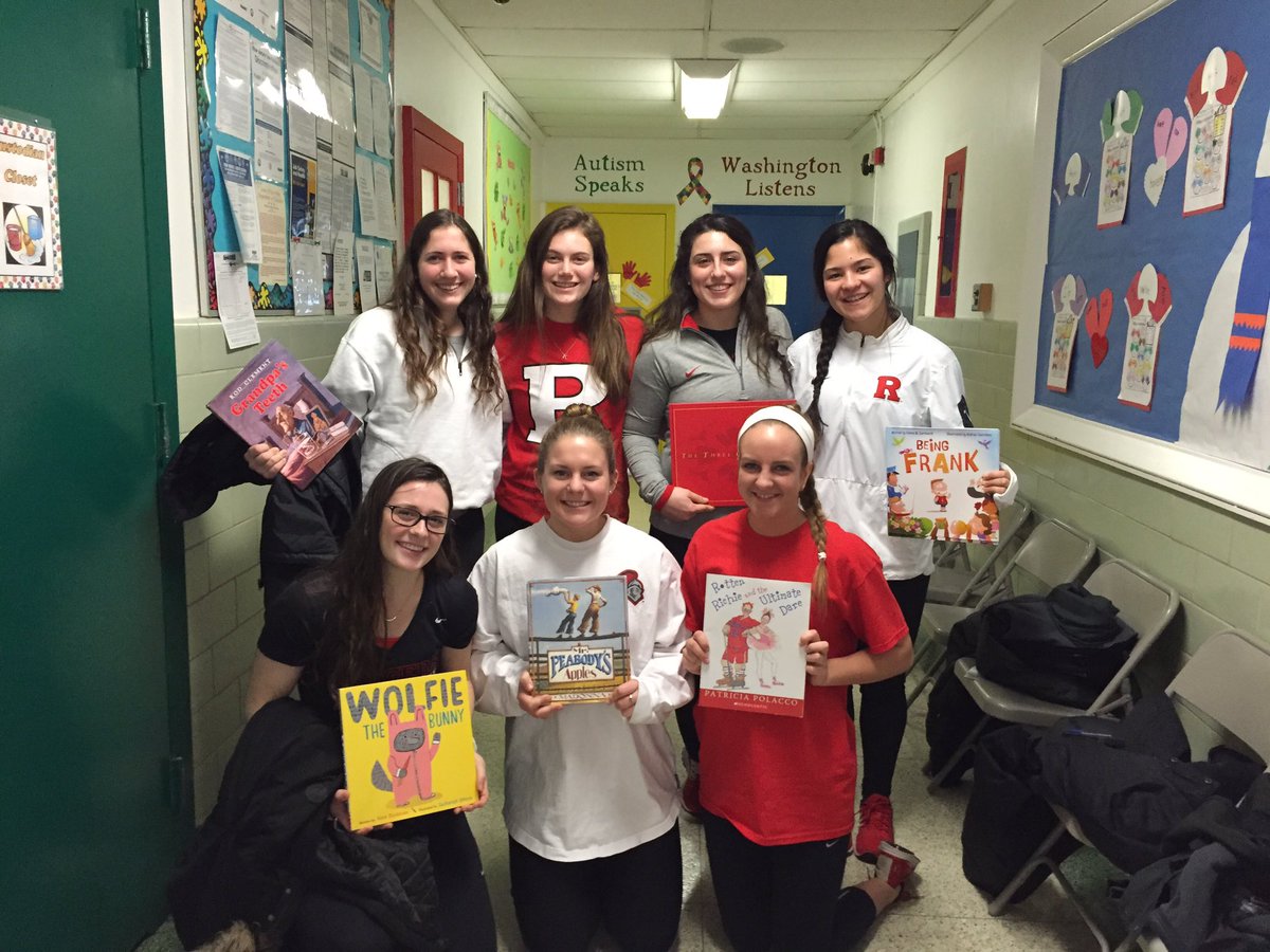 mrsmring's tweet photo. Celebrating Read Across America Day! @WashEdison @RUFieldHockey  @RUAthletics https://t.co/uMXeYDNvw1