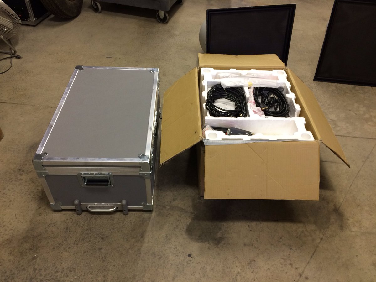 DVDProductions's tweet image. Trading the ol Kentucky road case out for something a little more solid. #LightsSoundSteak #Eiki