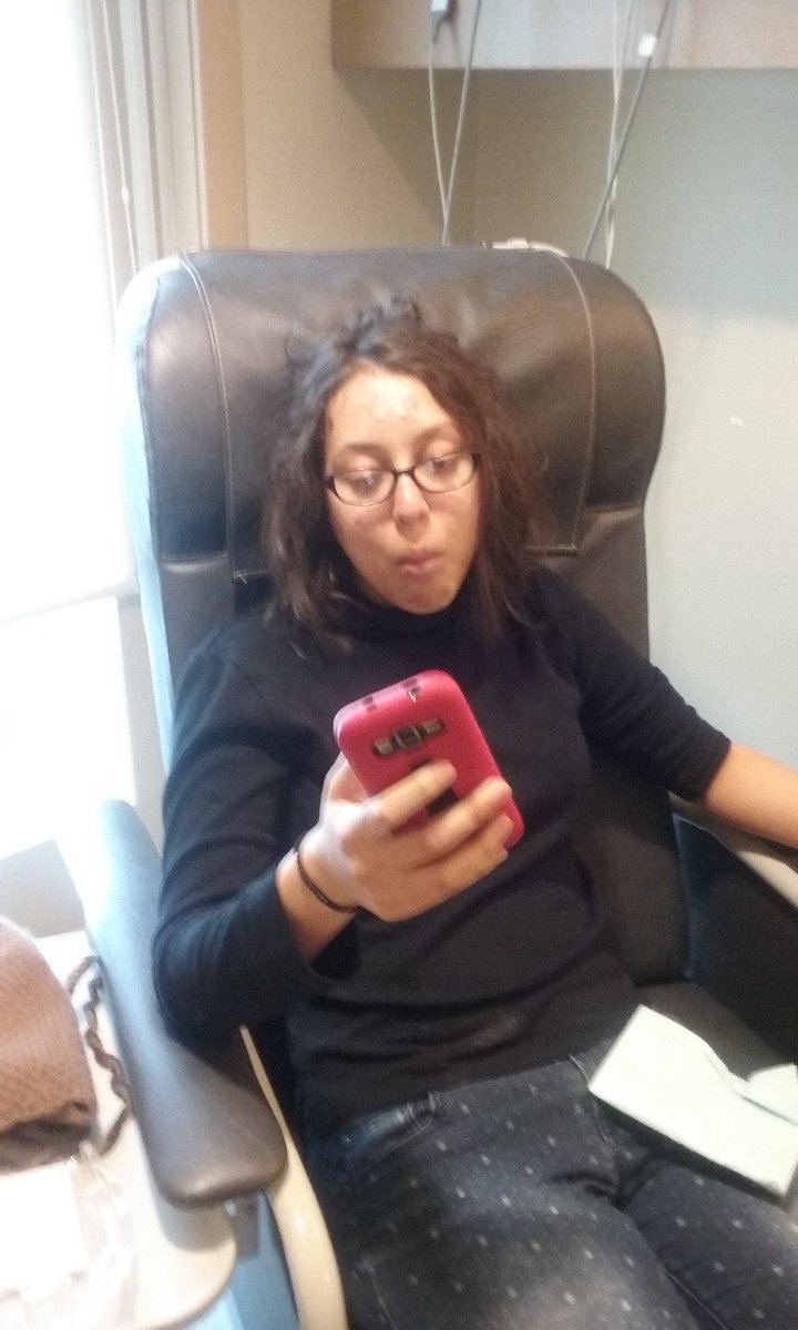 bebesho2000's tweet photo. @Lin_Manuel listening to #Hamilton soundtrack after wisdom teeth pulled #hamilton @shoes4sael #willworkfortix https://t.co/vjnC3Y81MR