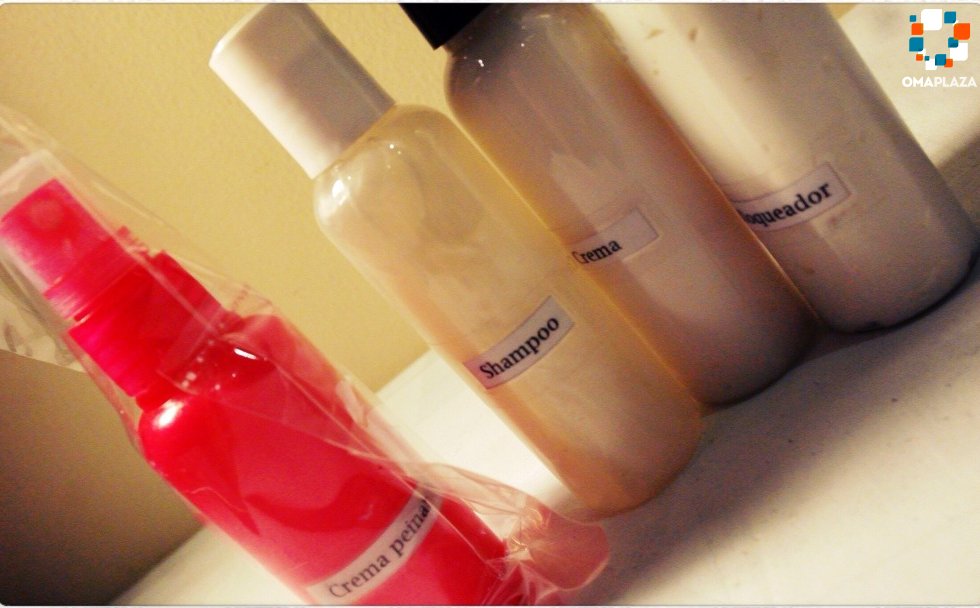 OMAPlaza's tweet photo. Para los viajes cortos empaca tu shampoo en frascos pequeños (para ocupar menos espacio.
#TipViajero https://t.co/BmIGgF09tw
