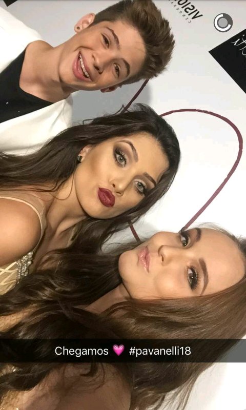 cabeyohavanac's tweet image. @larimanoela via snap
Chegamos 💗 #pavanelli18 
Esses lindos na festa da Fla 💗 beatrizsavero!
Olha quem tá aqui tbm💙💙