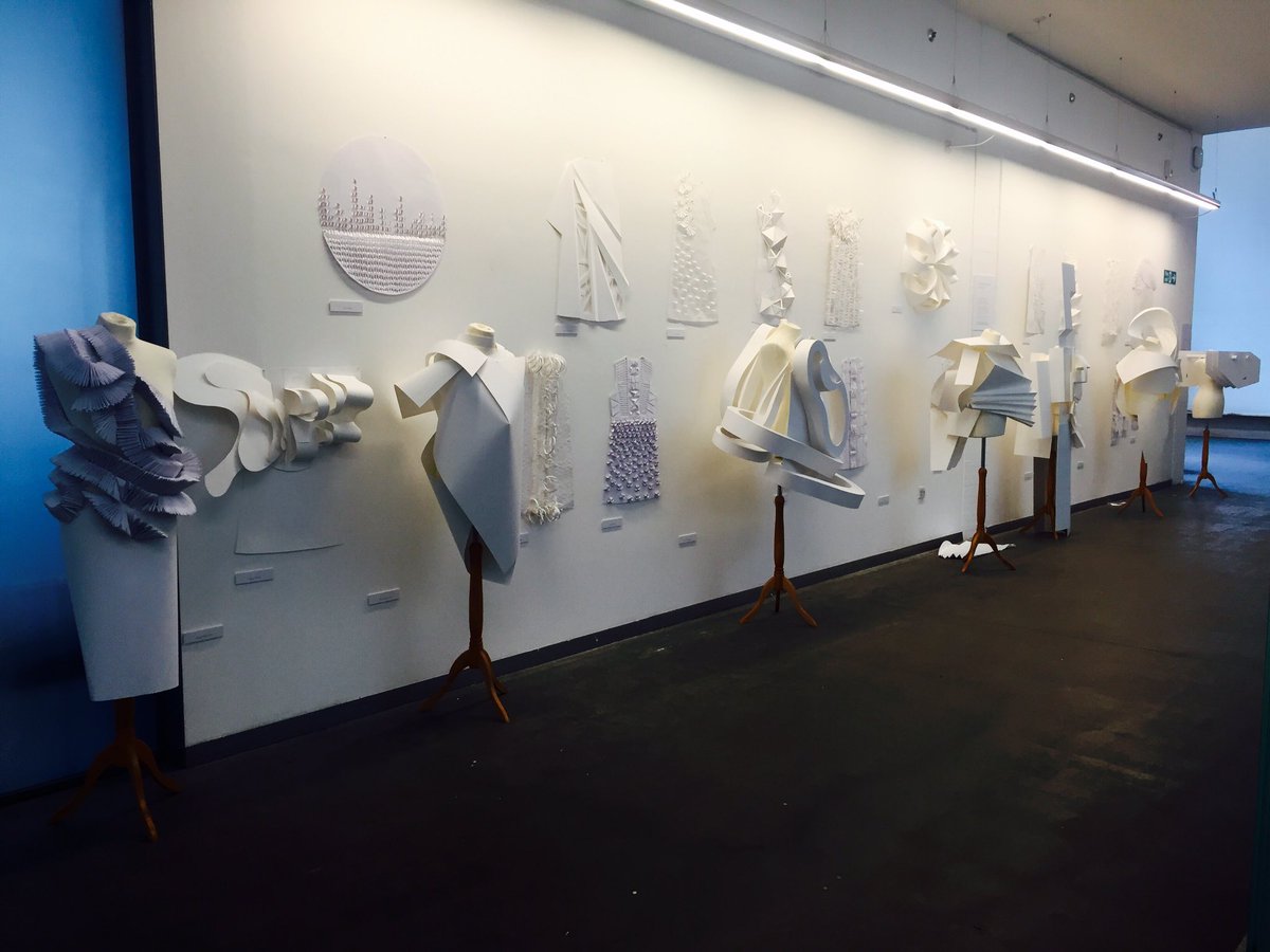 bea_love0's tweet photo. Fashion inspired by Architecture!
#GSofA #Reidbuilding https://t.co/SlPhILMdCq
