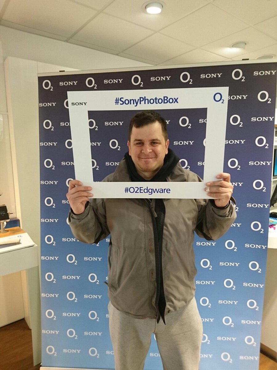 Avertec_'s tweet image. Another customer trying out the #SonyPhotoBox experience in store at #O2Edgware @Sony @TCComms @O2 👍🏽