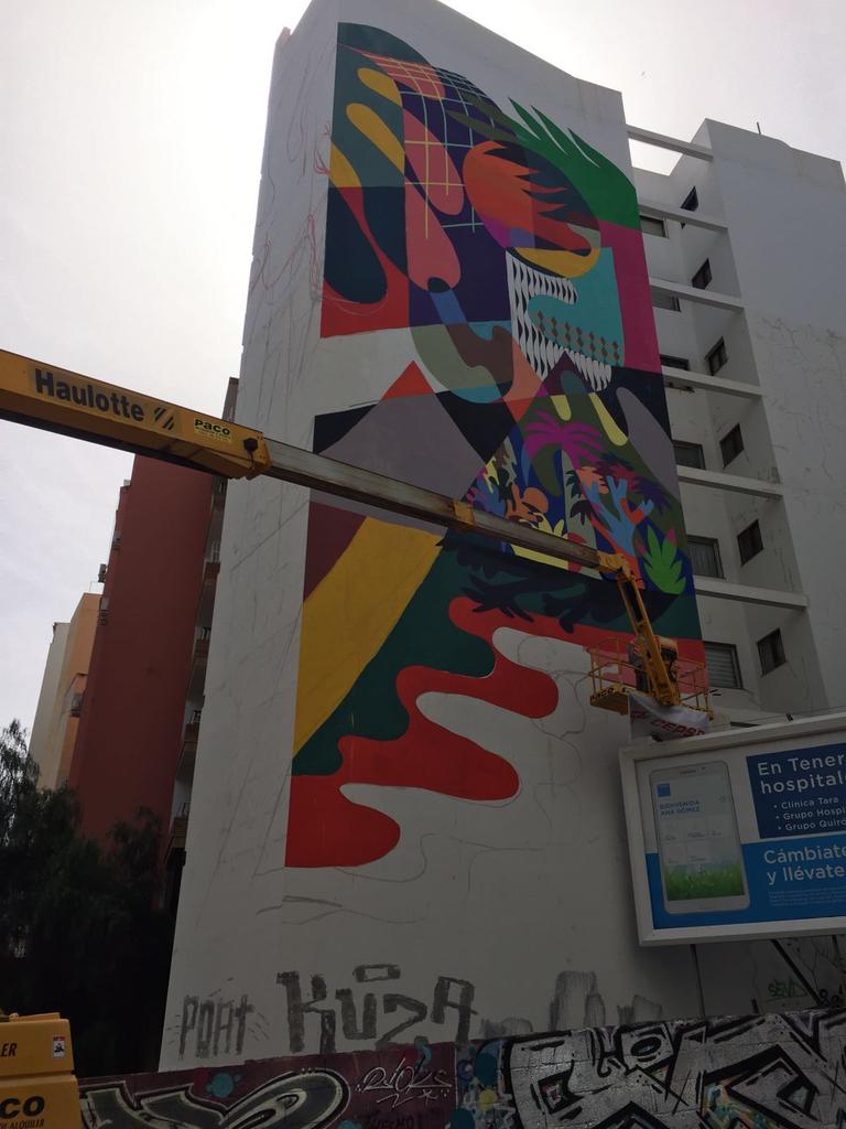 Mural en proceso dentro del proyecto "Sumérgete Santa Cruz" y obra del artista <a href="/IKERMURO/">IKER MURO</a> #arteurbano