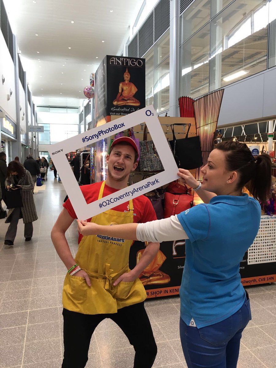 CelfoneTrading's tweet image. He's in the mix... #auntieannes are joining the #SonyPhotoBox weekend! #sony #O2CoventryArenaPark