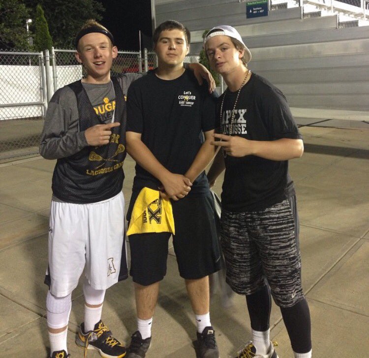 aridout31's tweet photo. Happy birthday bro!!! Hope it's great dawg #blockablocka #booler #igit #OAF 🙏🏽🤖👽👹👼🏼🎉 https://t.co/PwfmIFEGIK