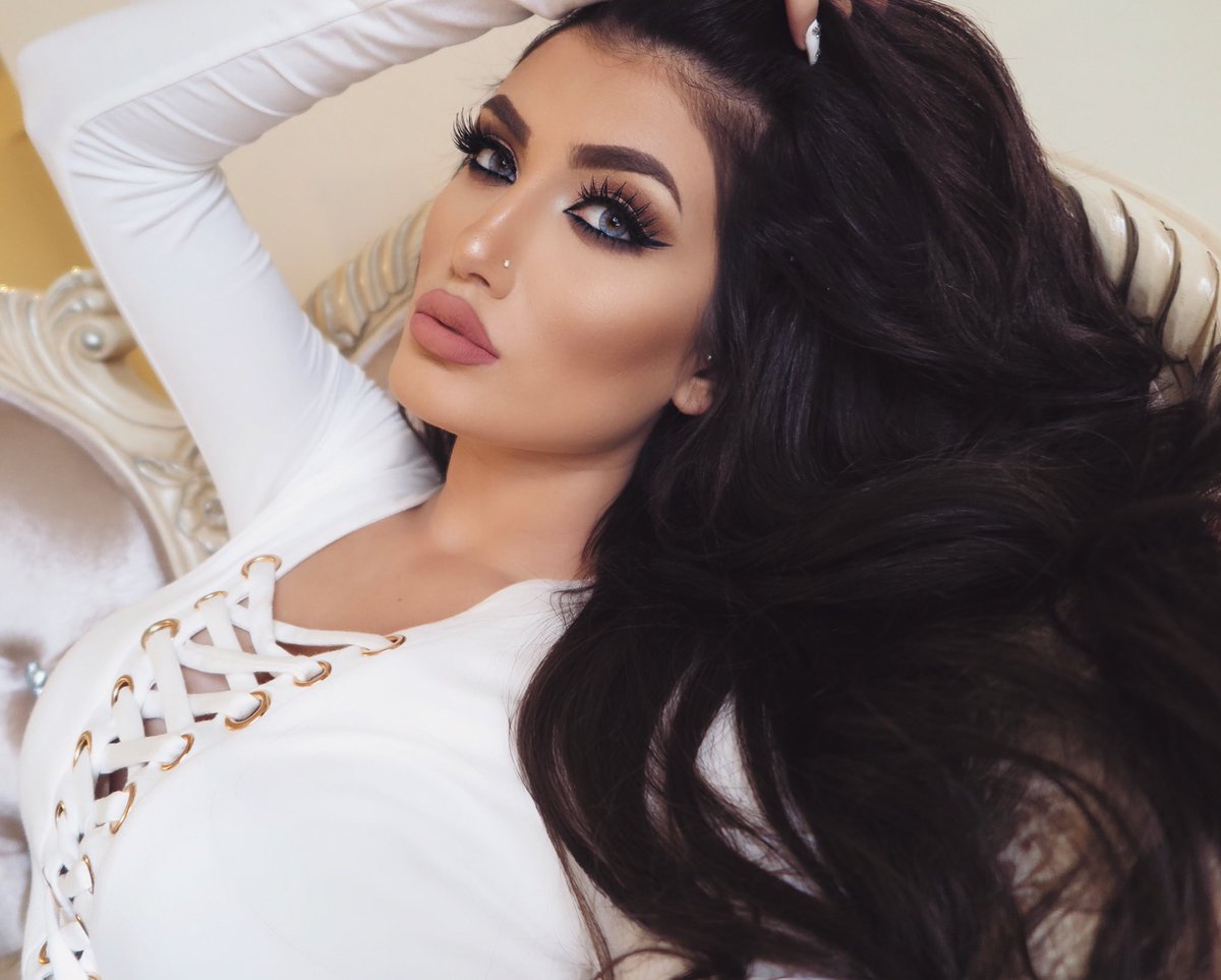 Top 10 Modish And Beautiful Middle Eastern Women Stunning List 