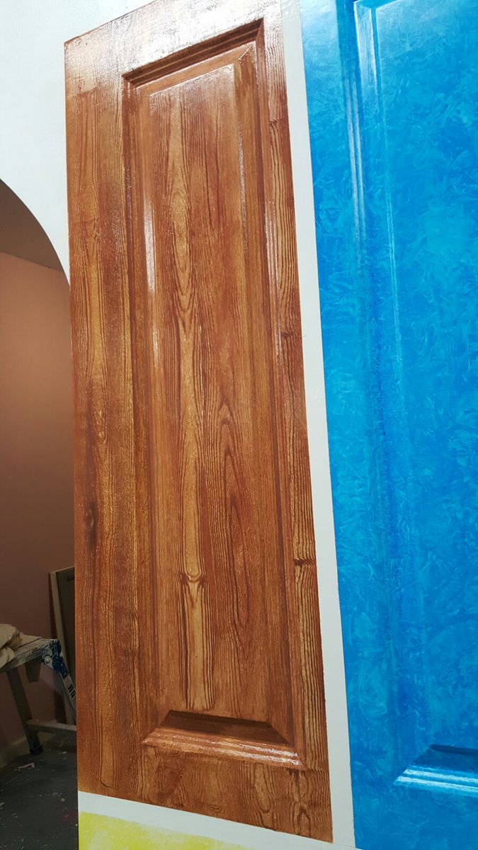 ConstructionSCC's tweet photo. #Decorativeeffects L2 fulltime student, Mark Hutter, using @Polyvine #scumble #needsapprenticeship #decorating https://t.co/bmt3PGb8MB