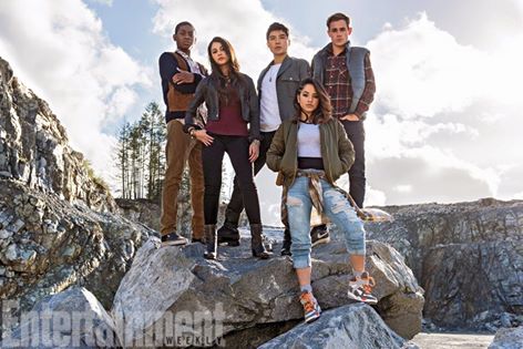 Alu_Cine's tweet photo. Aquí están los #PowerRangers Película que se estrenará pronto. Como bien dije, me recuerda algo a Pacific Rim. Mola! https://t.co/3qnpSGk6pE