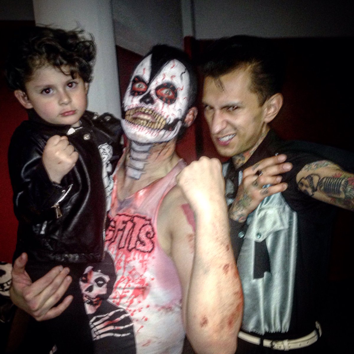 rebel_cats's tweet photo. Happy Fiend Friday @JerryCaiafa @themisfits 💪🏻👶🏻💀🕸🎃 #Misfits #JerryOther #FiendFriday #FiendClub #HorrorPunk https://t.co/W34SQKenrN