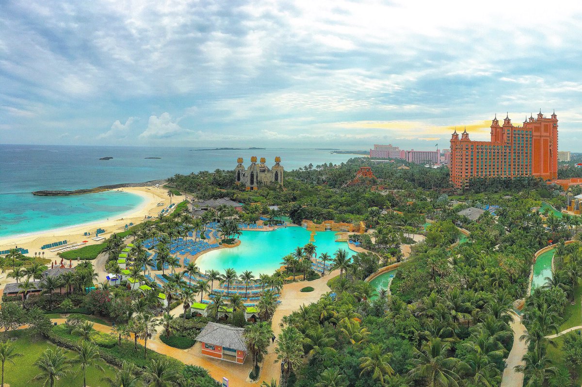 KurtAngier's tweet photo. Day 1 of @alteryx President's Club has a pretty nice view #Atlantis https://t.co/g7sdSFm3FI