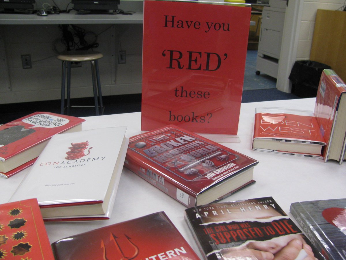 WildcatHSLib's tweet photo. When your parapro is out sick and you need a book display in a hurry...@LGHS_HCS  @blantonbrian  #ensuringsuccess https://t.co/ixus8XTsHY