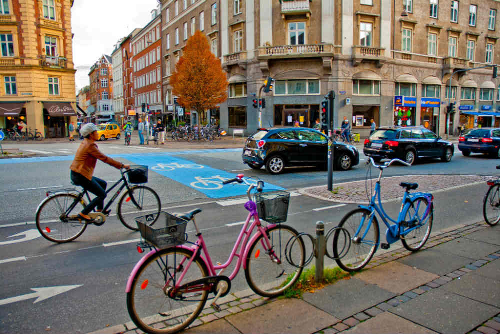 sunbik's tweet photo. RT @ciclosfera: Caminar o ir en bici salva vidas https://t.co/R547y0fAQ9 https://t.co/IrWYnAAZsB
