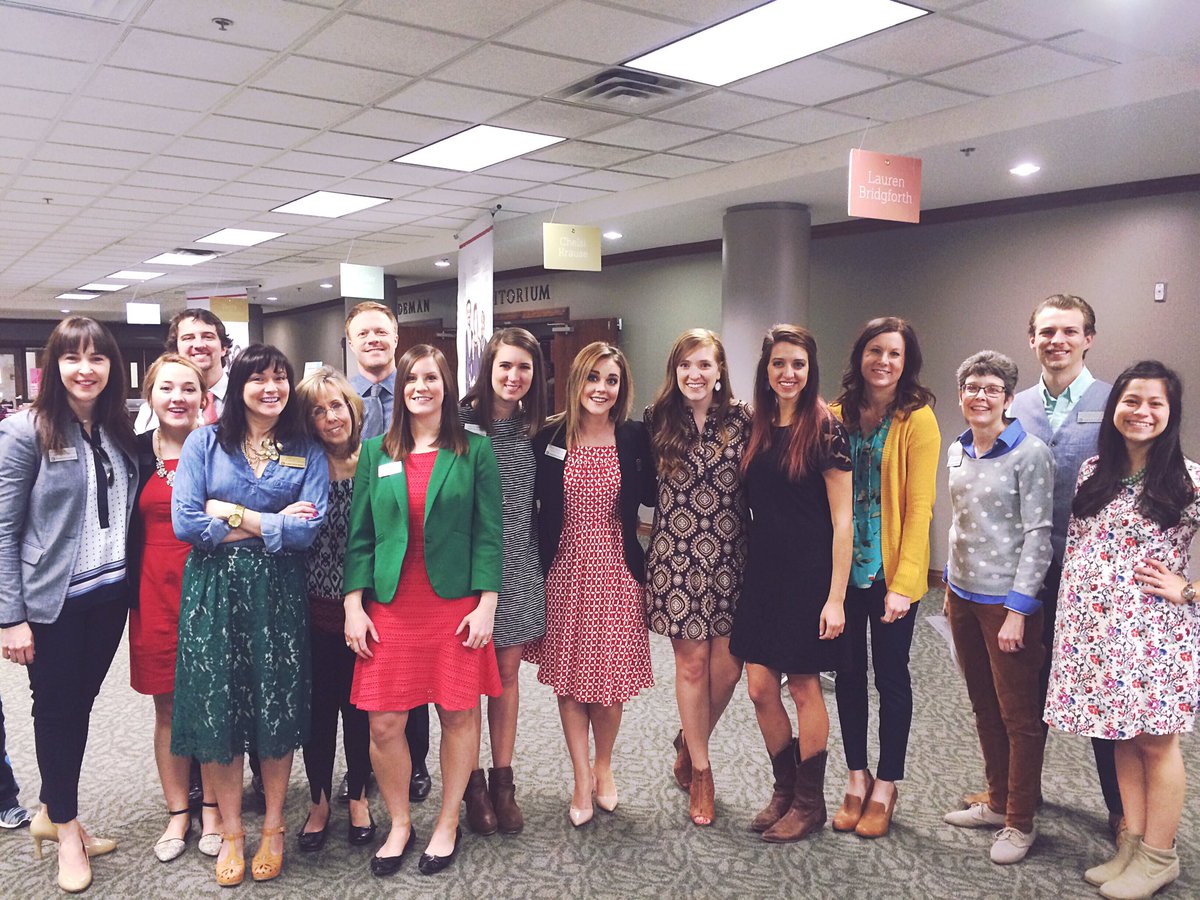 OC_admissions's tweet image. Awkward family photo to kick off #OCSpringVisit! See you all so soon!!!