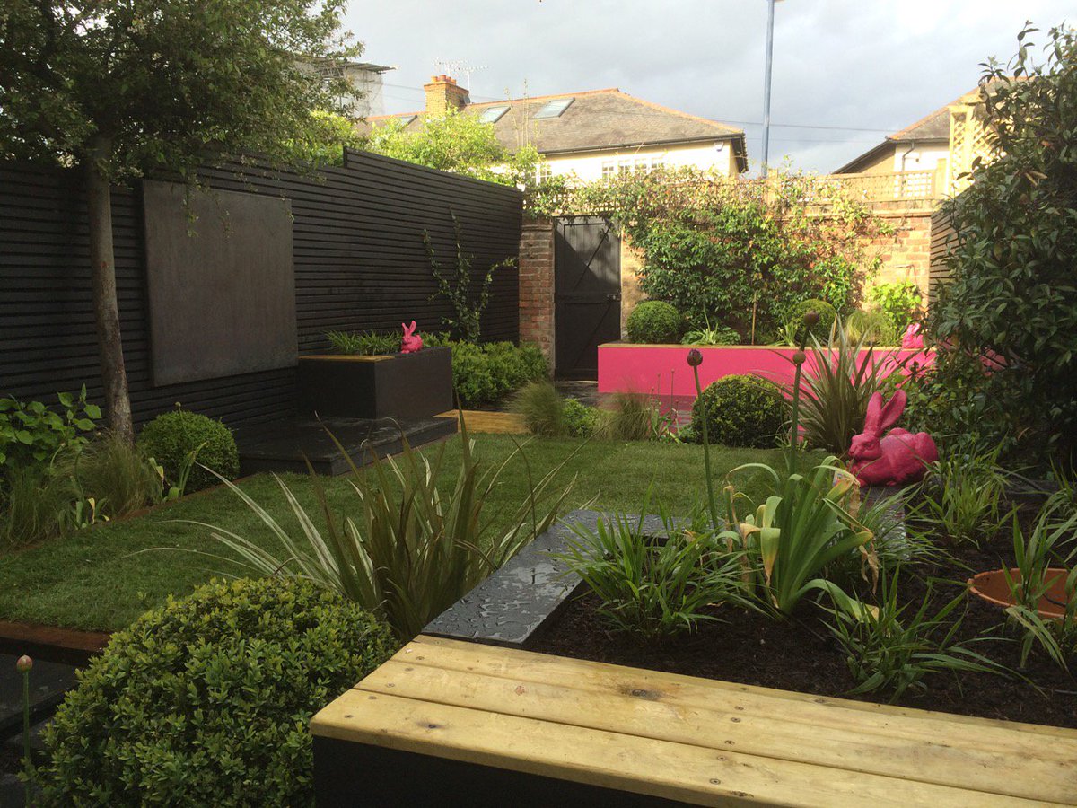 _LONDONSTONE's tweet photo. #FridayFeature from @BelsizeGardens using our Midnight Black Limestone [https://t.co/KPgm32d14X]. Beautiful job! https://t.co/S2mrNb99MW
