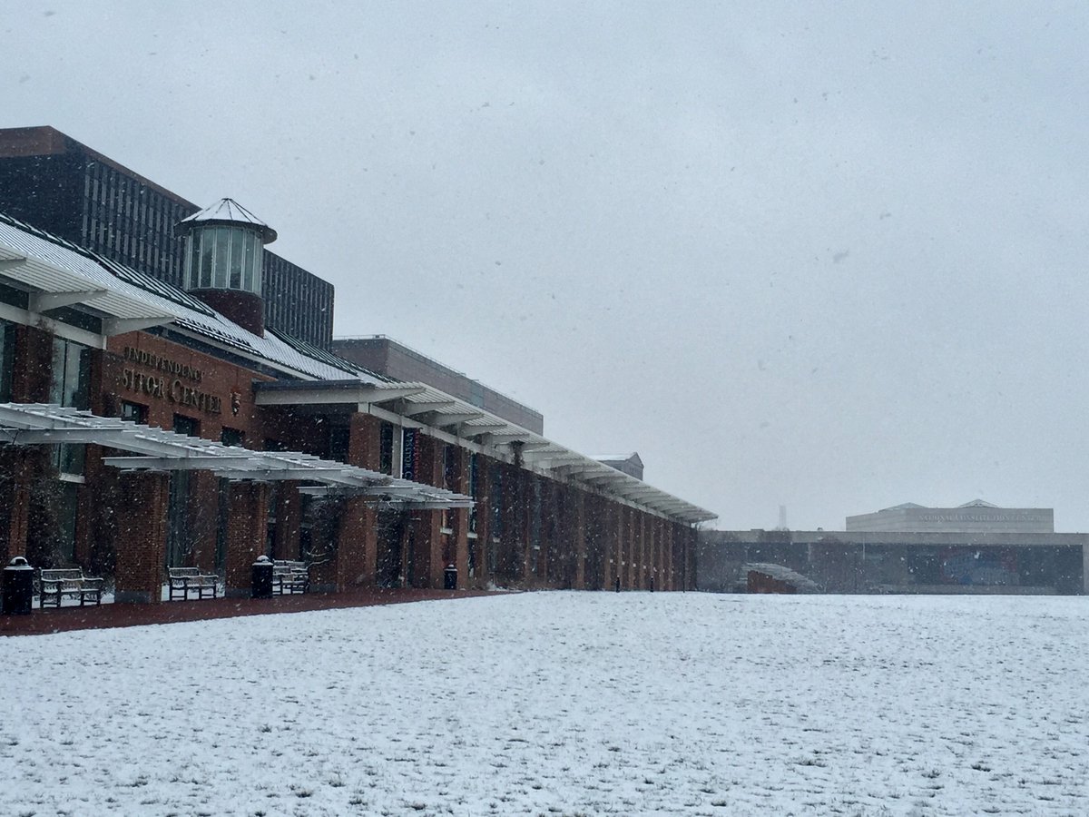 PHLVisitorCntr's tweet photo. Let it snow, let it snow, let it snow! #SnowInPHL makes for a beautiful Independence Mall! https://t.co/KjsypwI7ih