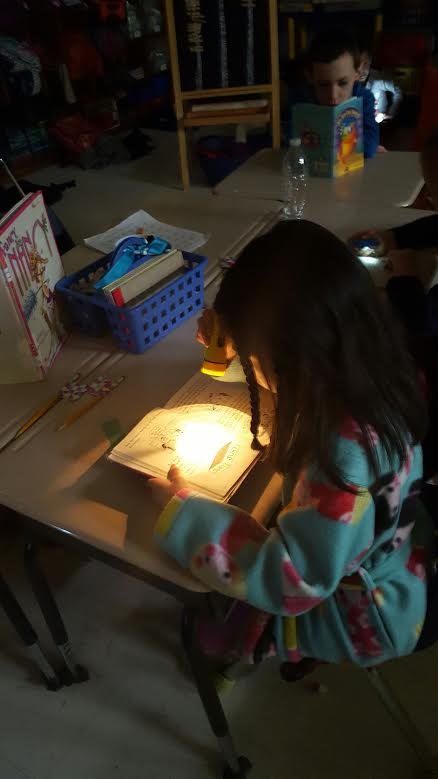 glantongators's tweet photo. Flashlight Friday! Reading fun in 2nd grade. https://t.co/6IumMwOPcc