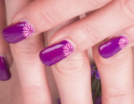 nailartrtk's tweet photo. #nailtutorial  Purple Floral Nail Art Idea https://t.co/odAWgcJCAn