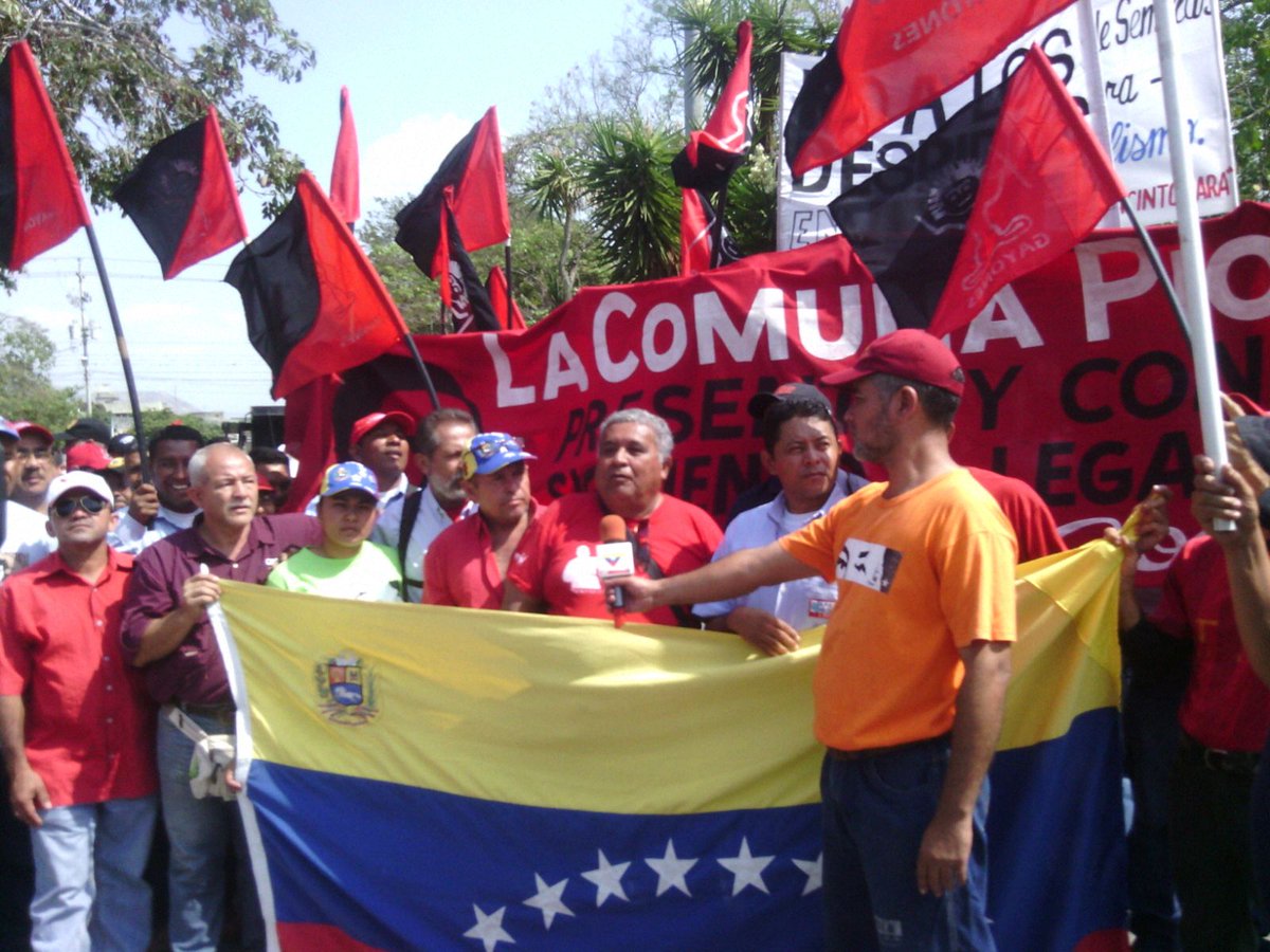 ComunaDelAgua's tweet photo. #Barquisimeto #Lara #4Mar 
No a la privatizacion y No a la ley de amnesia criminal
#HoraDelPoderPopular https://t.co/QqFKxzebnk