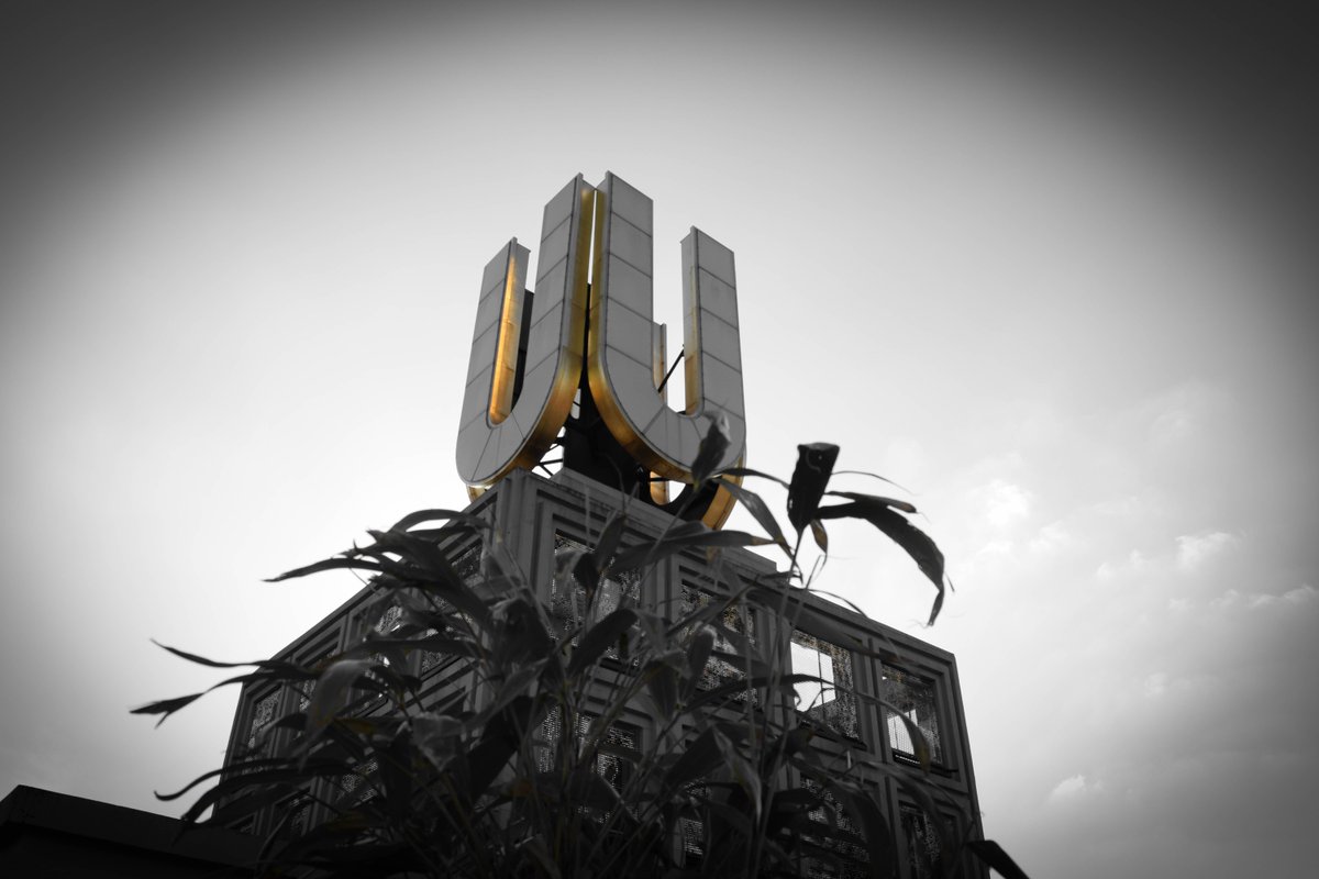 fuerstlife's tweet photo. #Dortmund #UTurm #Union #Ruhrpott #Ruhrgebiet #Gold #SkyistheLimit #photography https://t.co/0KzXRMi78x
