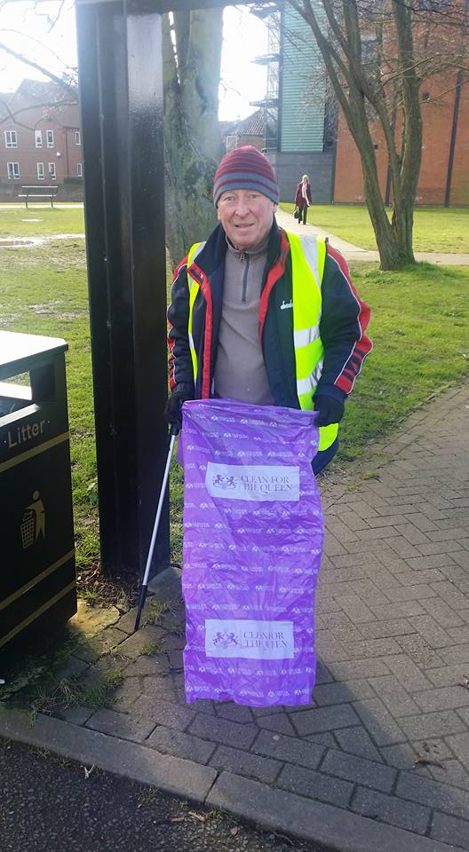 SleafordTT's tweet photo. Going litter picking today? Here's the perfect #CleanForTheQueen outfit https://t.co/aiFd9LkEY1