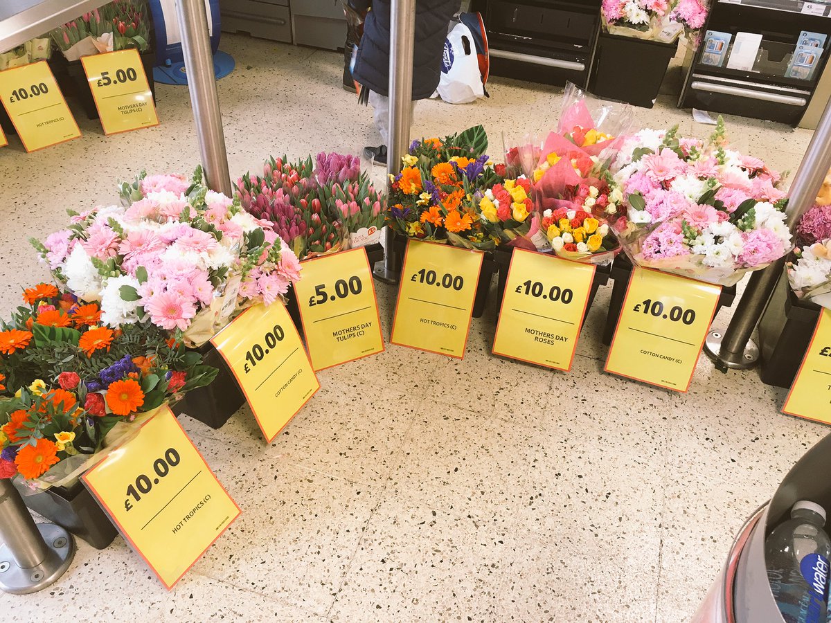 Flowers in the inqueue <a href="/TescoHatfieldAv/">Tesco fleetwood hatf</a> <a href="/ziggyhamer/">ian hamer</a> <a href="/mattashby27/">Matt Ashby</a>