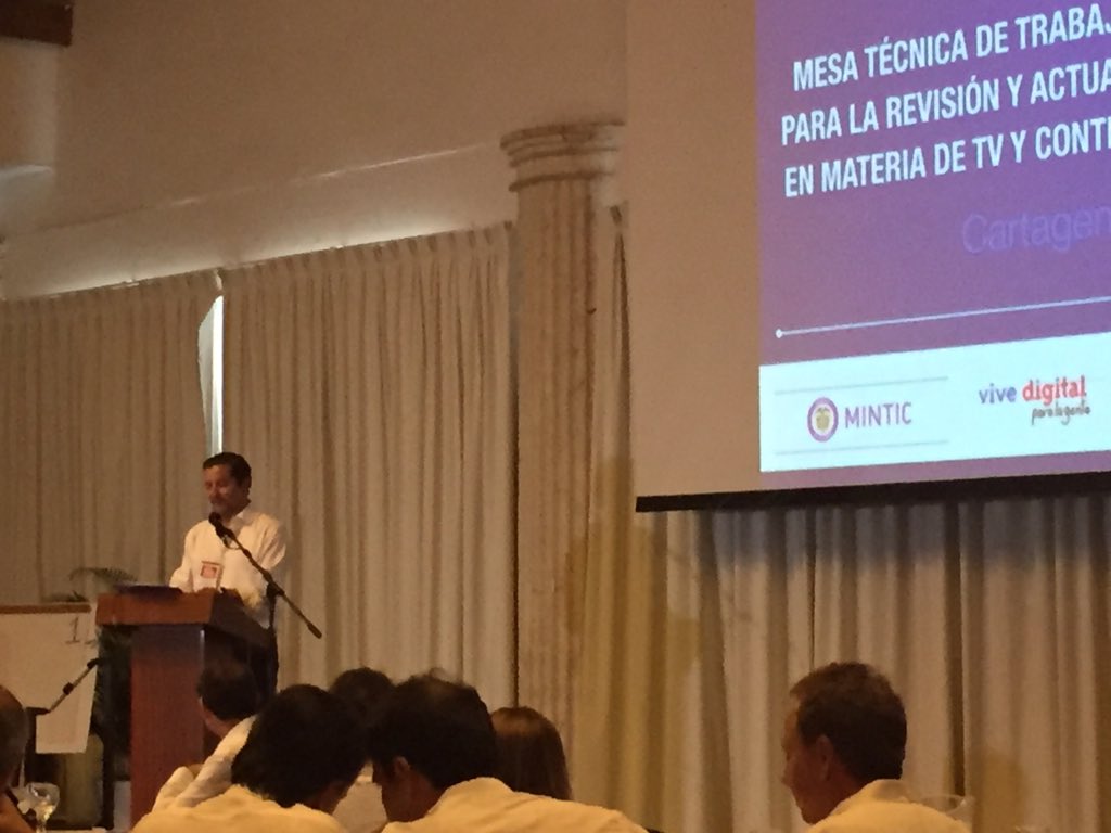 comutv's tweet photo. Presentes en las mesas de trabajo para la construcción de la nueva política pública de TV  @ANTVColombia https://t.co/OKrrFF3NxW