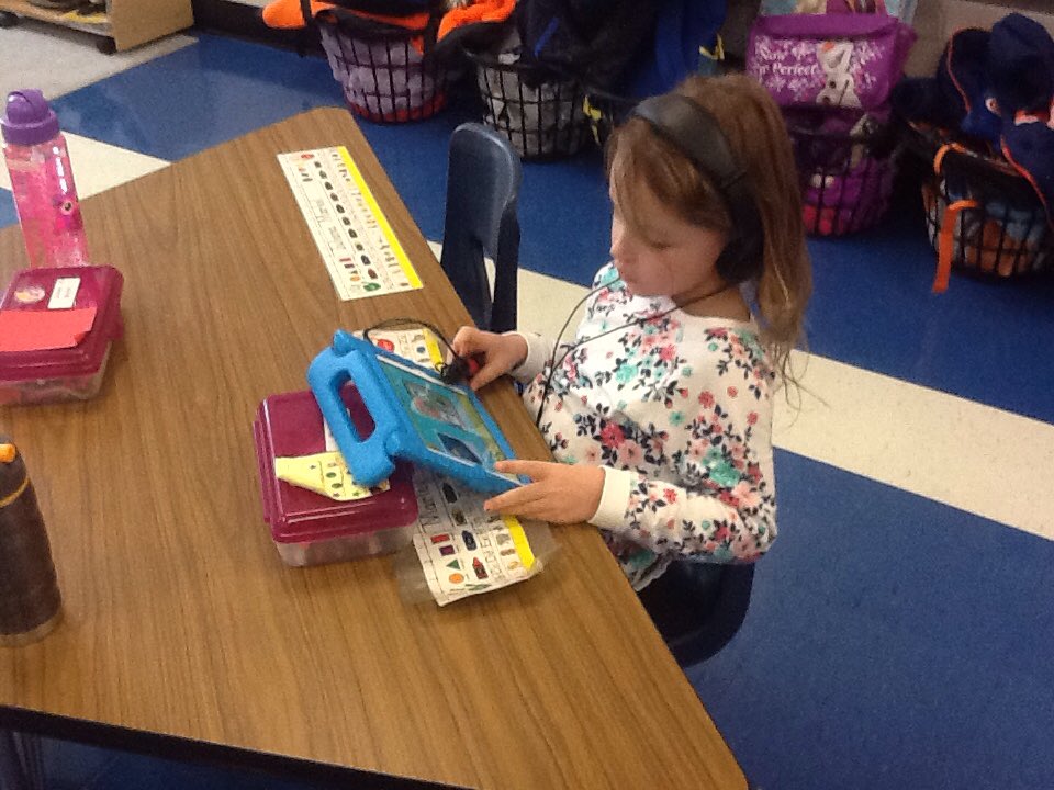 FawnArea's tweet photo. Mrs. Flinchbaugh's students using their iPads! #engagingtech https://t.co/x6tEt37Fig