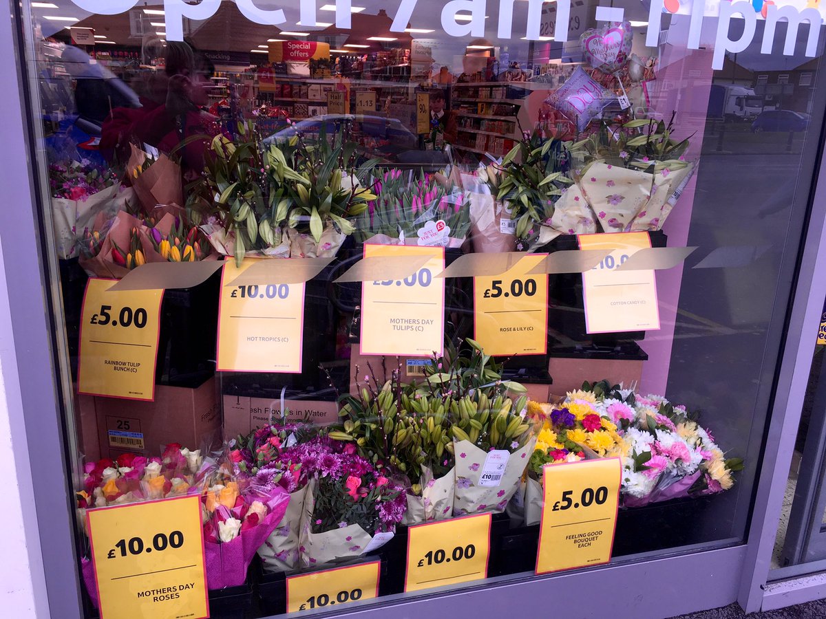 Flowers in the window <a href="/TescoHatfieldAv/">Tesco fleetwood hatf</a> <a href="/ziggyhamer/">ian hamer</a> <a href="/mattashby27/">Matt Ashby</a>
