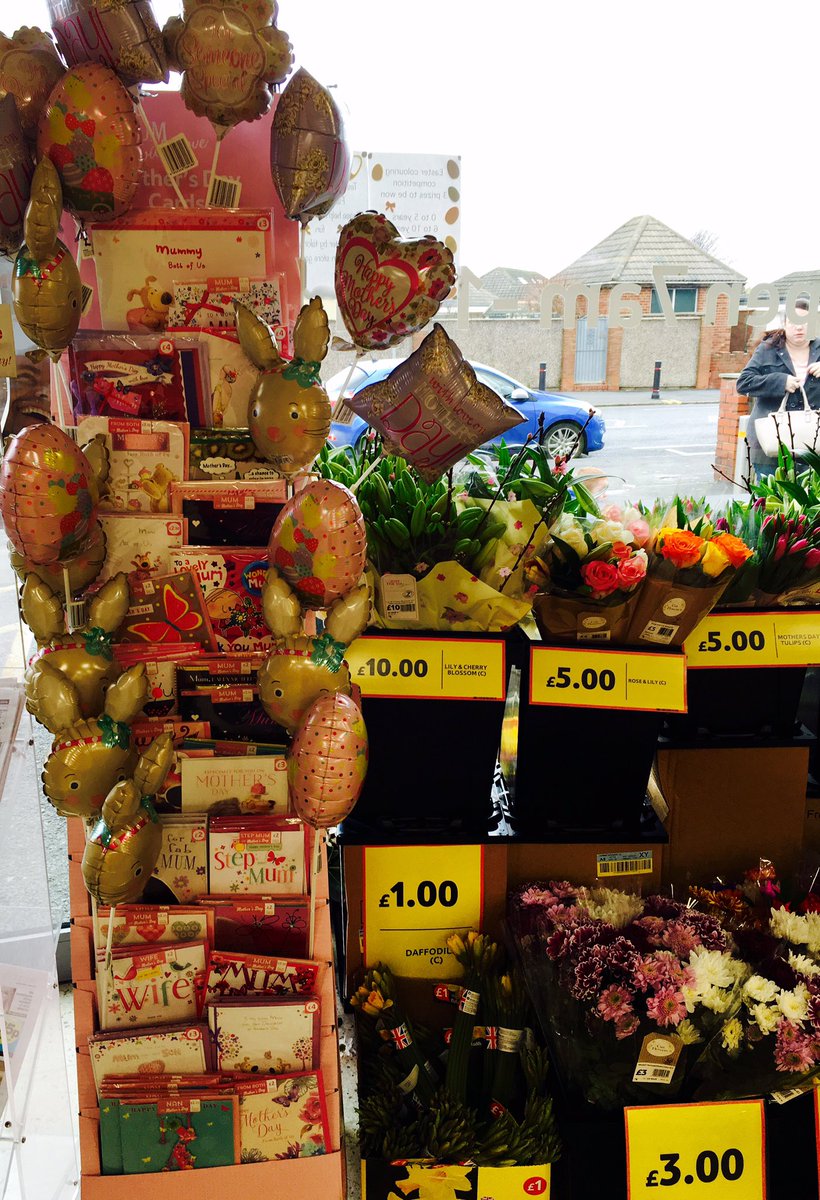 hallmark rep loved the balloons in the card stand! Ready 4 Mother's Day <a href="/TescoHatfieldAv/">Tesco fleetwood hatf</a> <a href="/ziggyhamer/">ian hamer</a> <a href="/mattashby27/">Matt Ashby</a>