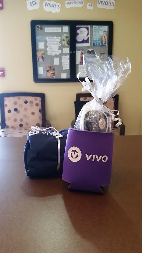 VivoToledo's tweet photo. Stop by VIVO to get a #SpringBreakGift! Next 50 ppl to pay rent or sign a lease get an #extraprize! #freestuff #VIVO https://t.co/BkVaOWd691