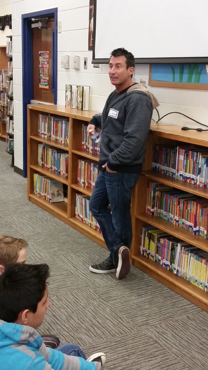noblesm5's tweet photo. Q100's Bert Weiss speaking to High Point 5th graders for career day! @CSTHPES @HighPointElem1 @IBPYPlibroberts https://t.co/3Yx1WrFTeE