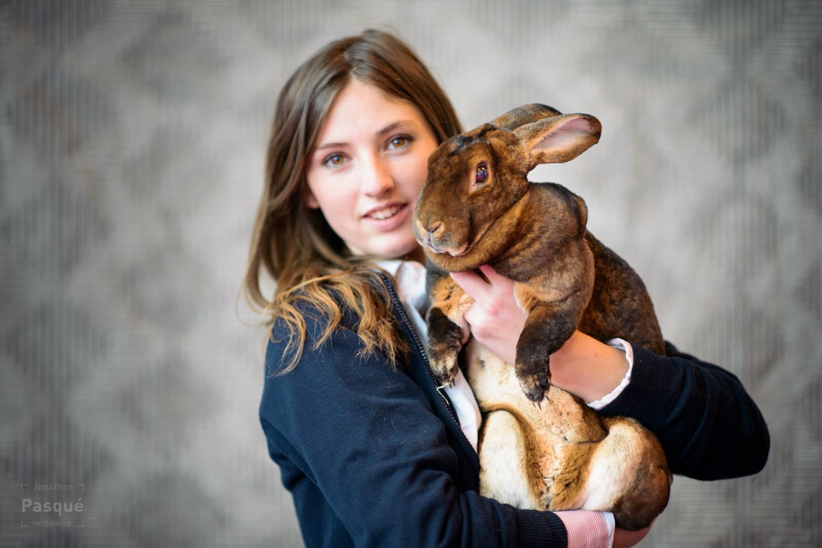 Portrait du jour au #SIA2016 dans la série « Métiers à tisser » par <a href="/JonathanPasque/">Jonathan Pasqué</a> -> francetv.in/MetiersATisser