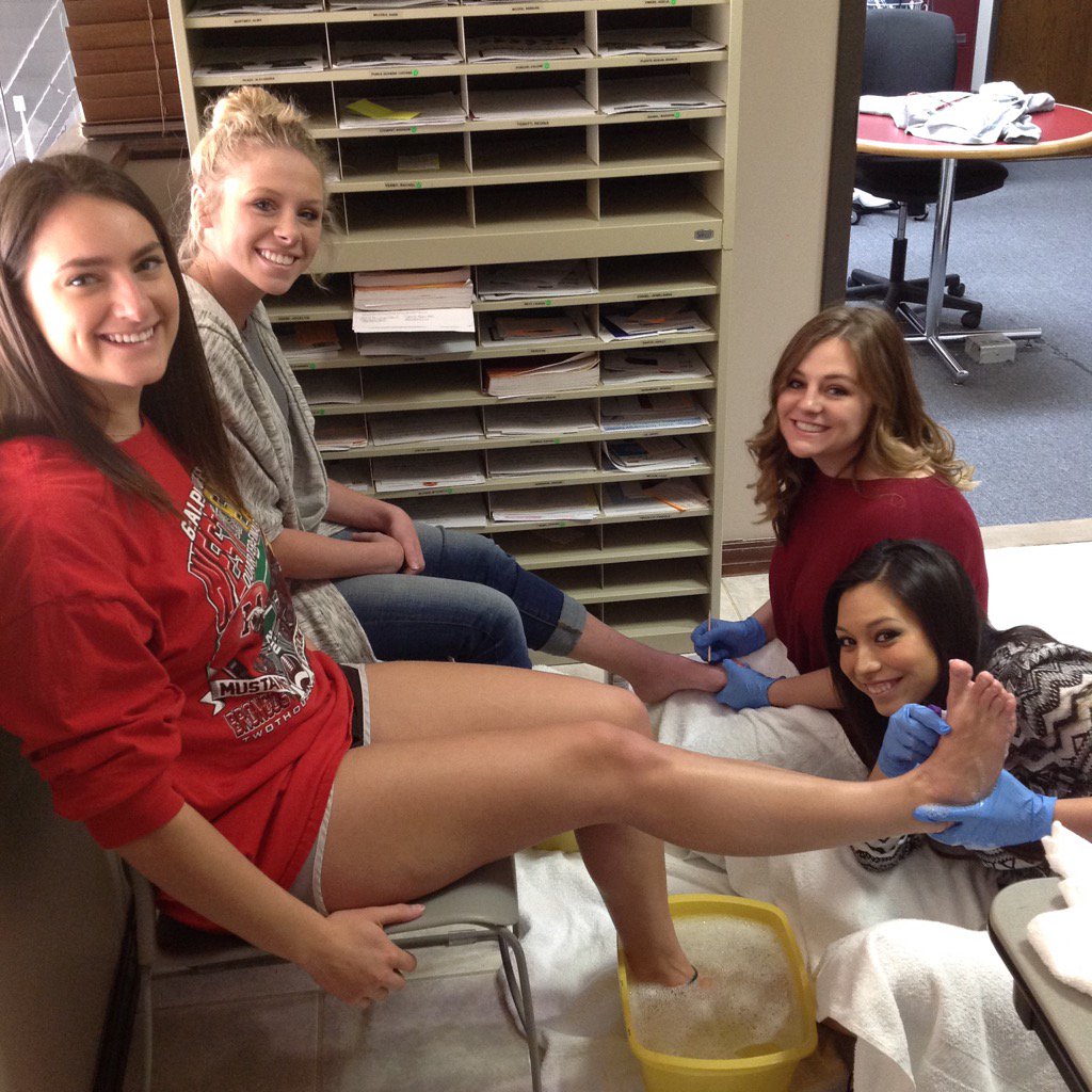 HC_ElReno's tweet photo. Health careers students working on their #serventhood #skillsday https://t.co/0eSb8k2H2A