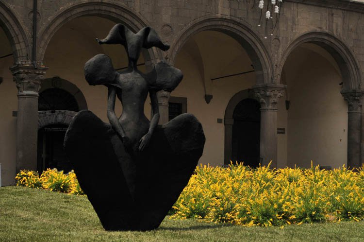 federicoparis_0's tweet photo. #dama #sanpellegrinoinfiore #sculpture #federicoparis #dinzillo #resin #elite #artcontemporain #artcollector #sales https://t.co/obv3TuJgq7