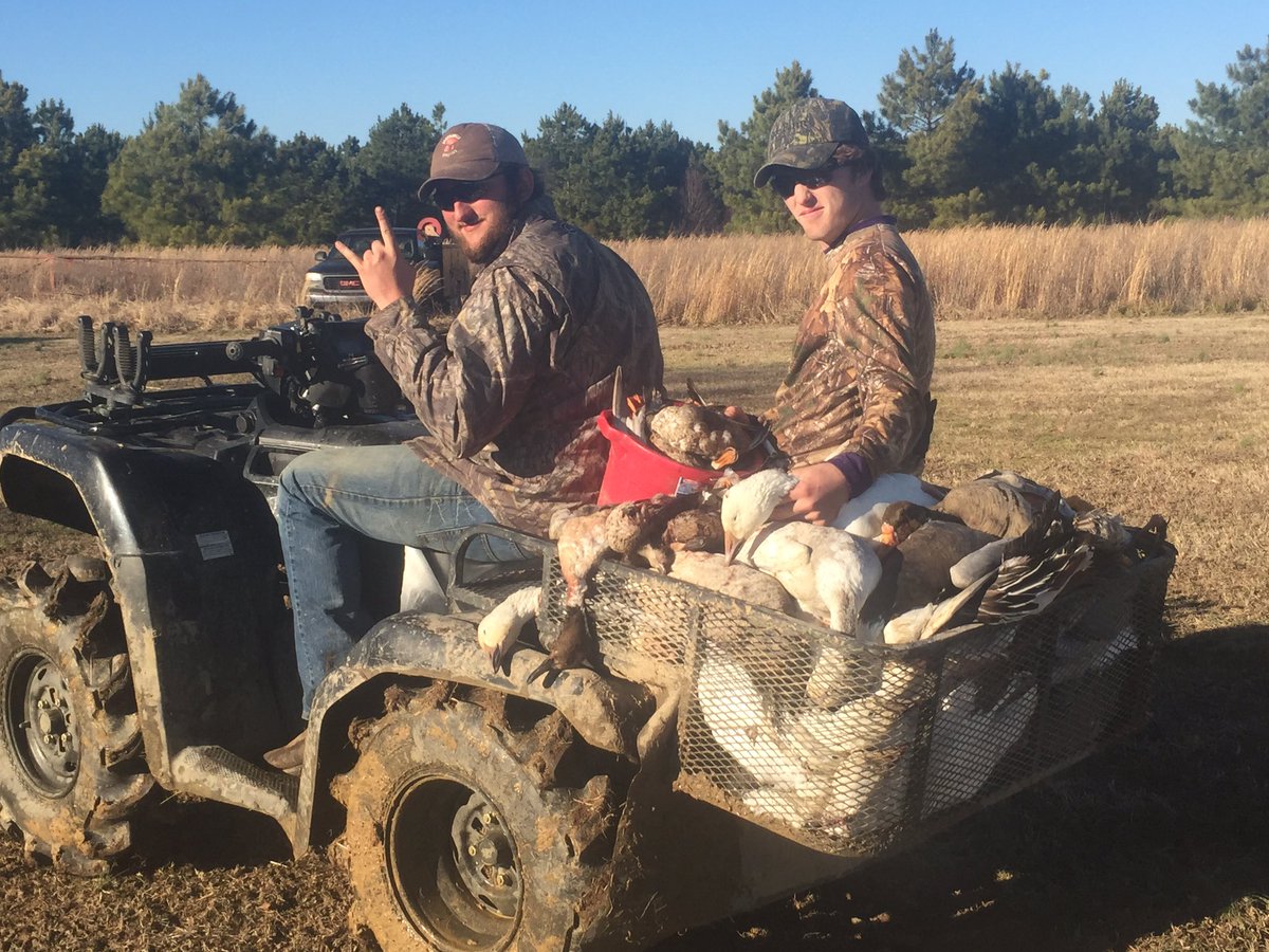 WesBottom's tweet image. Little late but wrap up the year standing on some snow geese. #WesBottom