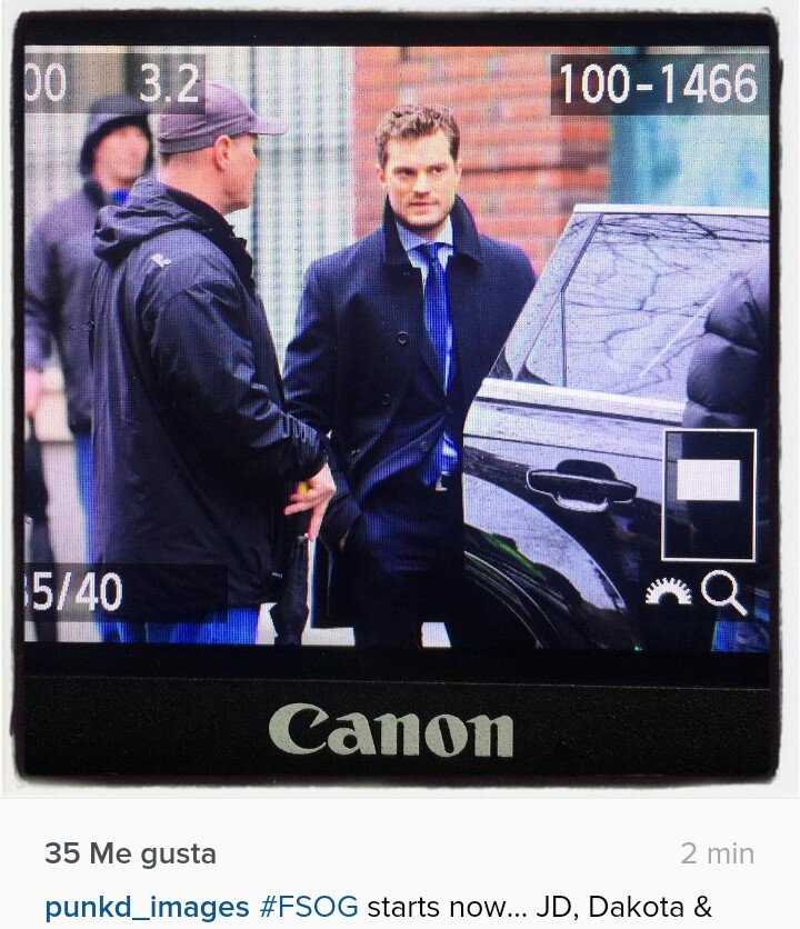 50SombrasSpain's tweet photo. ¡Foto de Jamie! Van a rodar laa 1° escena. Grey, Ana y Taylor salen del coche y entran en el apartamento. #Darker https://t.co/8LjYK3Kddf