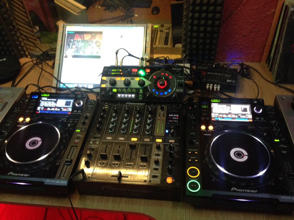 1mWho1m's tweet photo. Making the news ;) only mixing, playing Deep https://t.co/UxpmcRKK0U