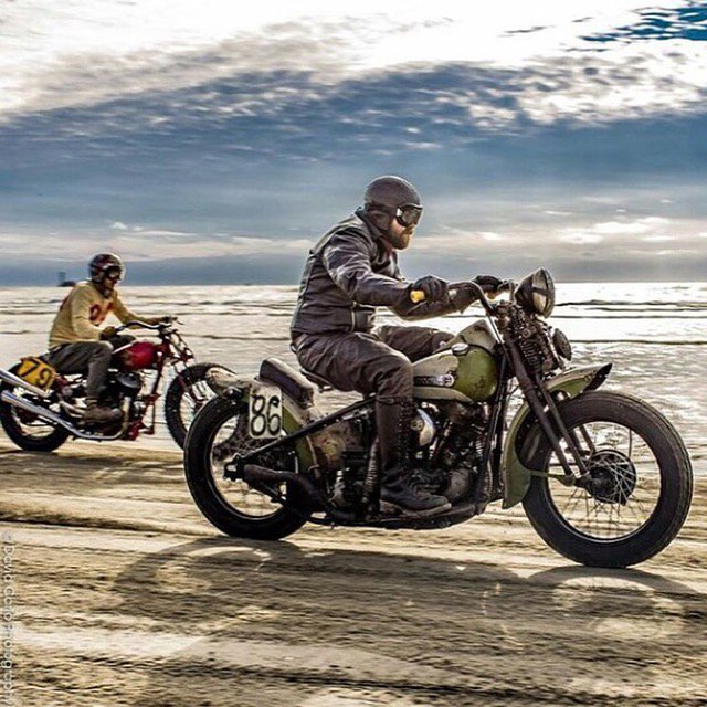 Racing into the weekend. 📷: @davidcarlophotography #vintage #harleydavidson #indianmotorcycle #trog #whiskeygrade