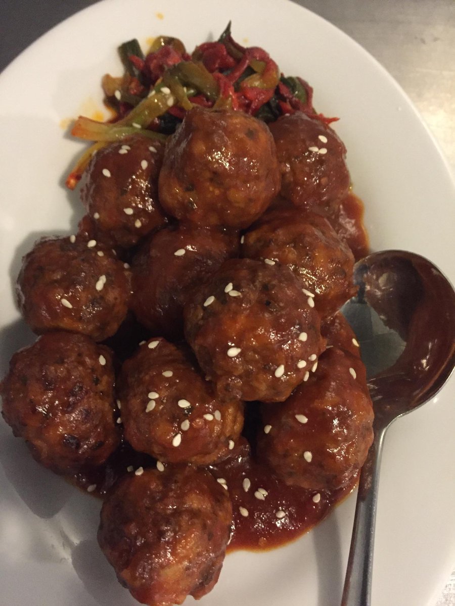 #Albondigas: Spanish meatballs @ChsWineandFood <a href="/schatziwines/">Schatzi Wines</a> <a href="/LeeLeesChinese/">Lee Lees Hot Kitchen</a> #CHSWFF #lunch