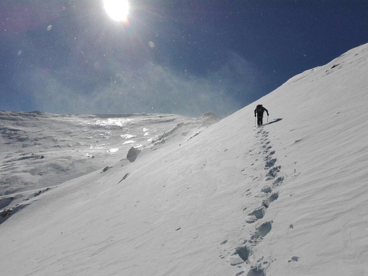 Miquelespin's tweet photo. Puntal de los cuartos. #sierranevada https://t.co/QbAW2CxsW7