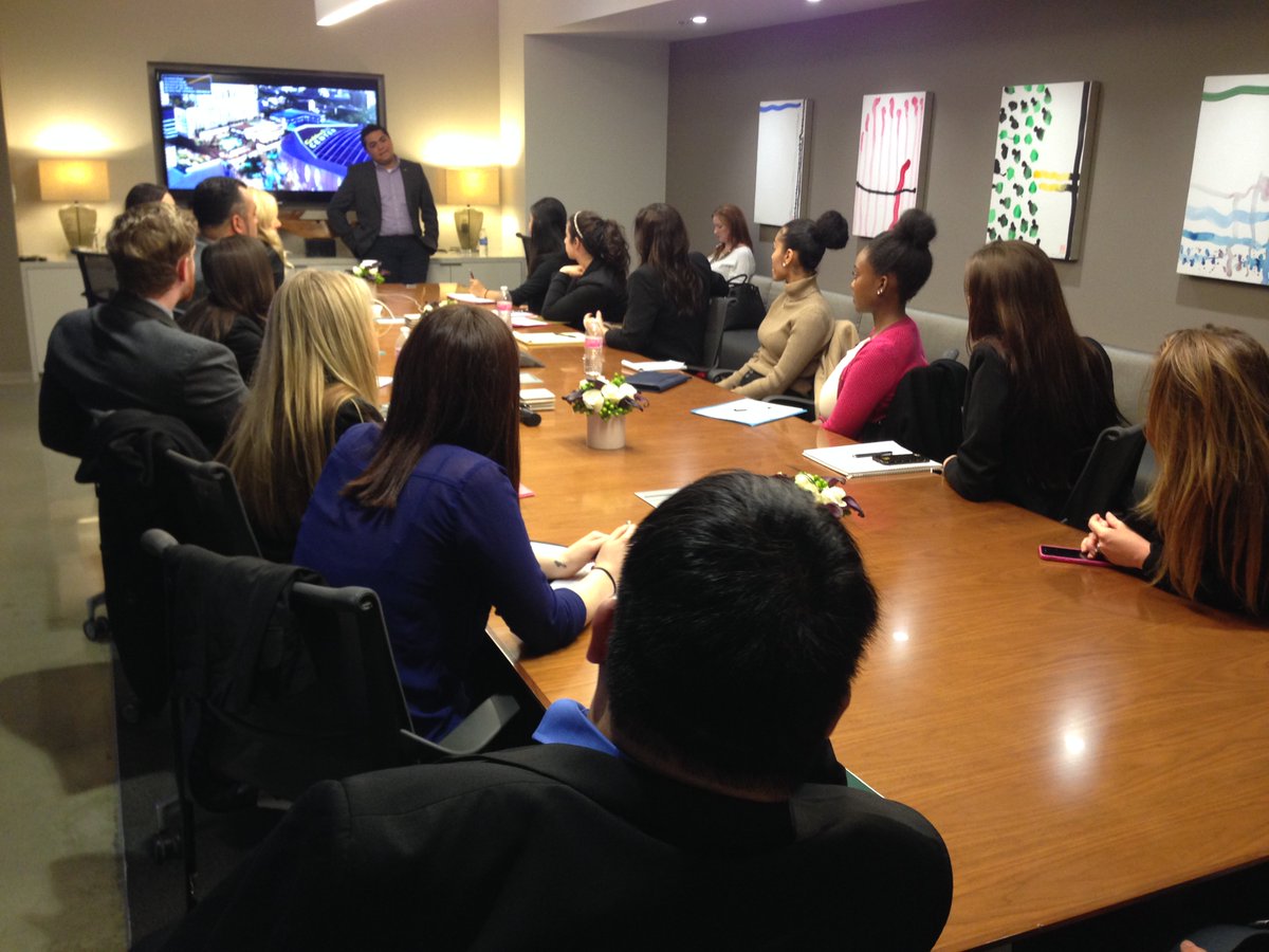 SPRA_Sac's tweet photo. More shots from Student Networking & Career Day with the @SacramentoKings and @apcoworldwide. #SacPR #FuturePRPros https://t.co/zSPhK1x4u0